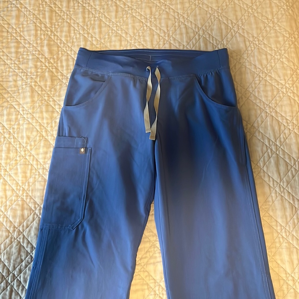 Women’s Figs Scrub Pants